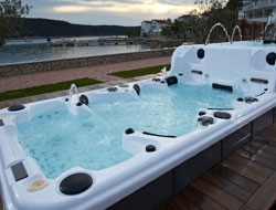 Fiberglass Spa Pool Manufacturer in Delhi